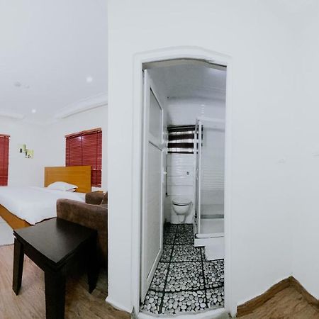 Taverna Lounge&Boutique Hotel Port Harcourt Extérieur photo