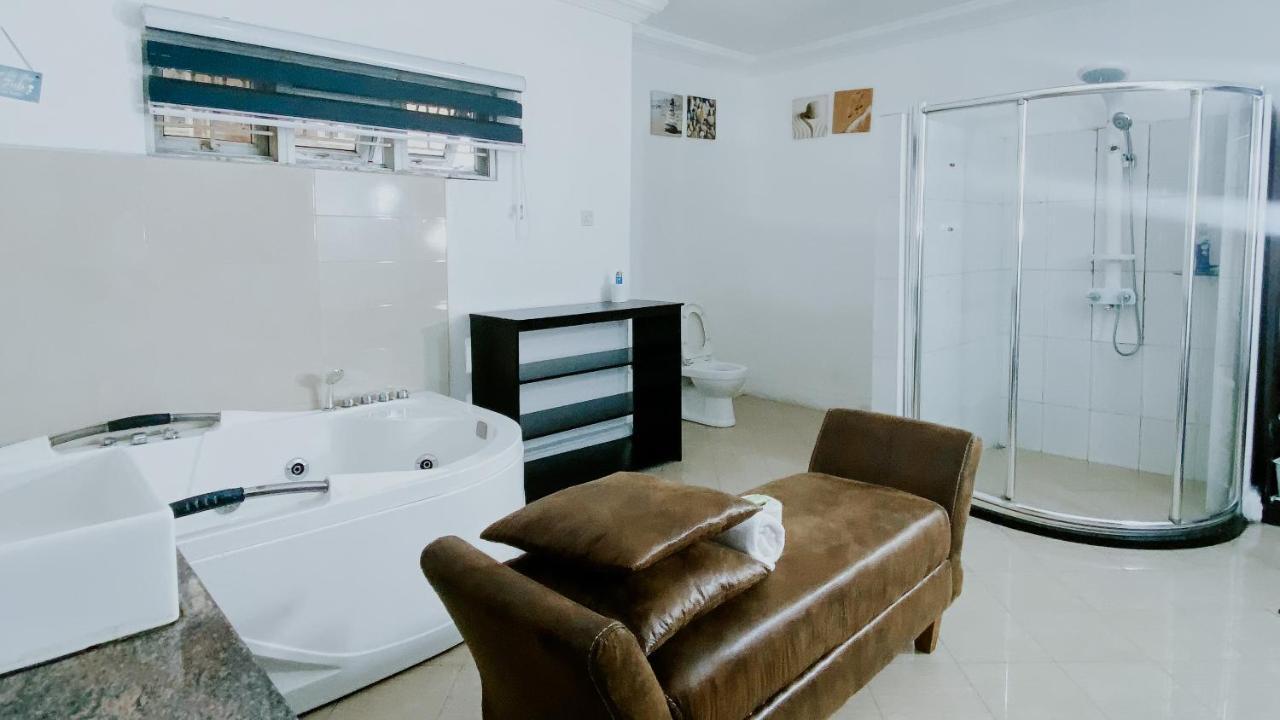 Taverna Lounge&Boutique Hotel Port Harcourt Extérieur photo